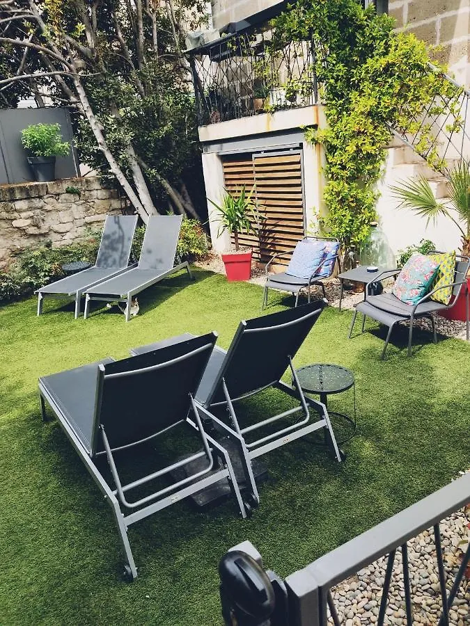 La Maison Grivolas Appartements Et Maison D'Hotes Avignon Guest house