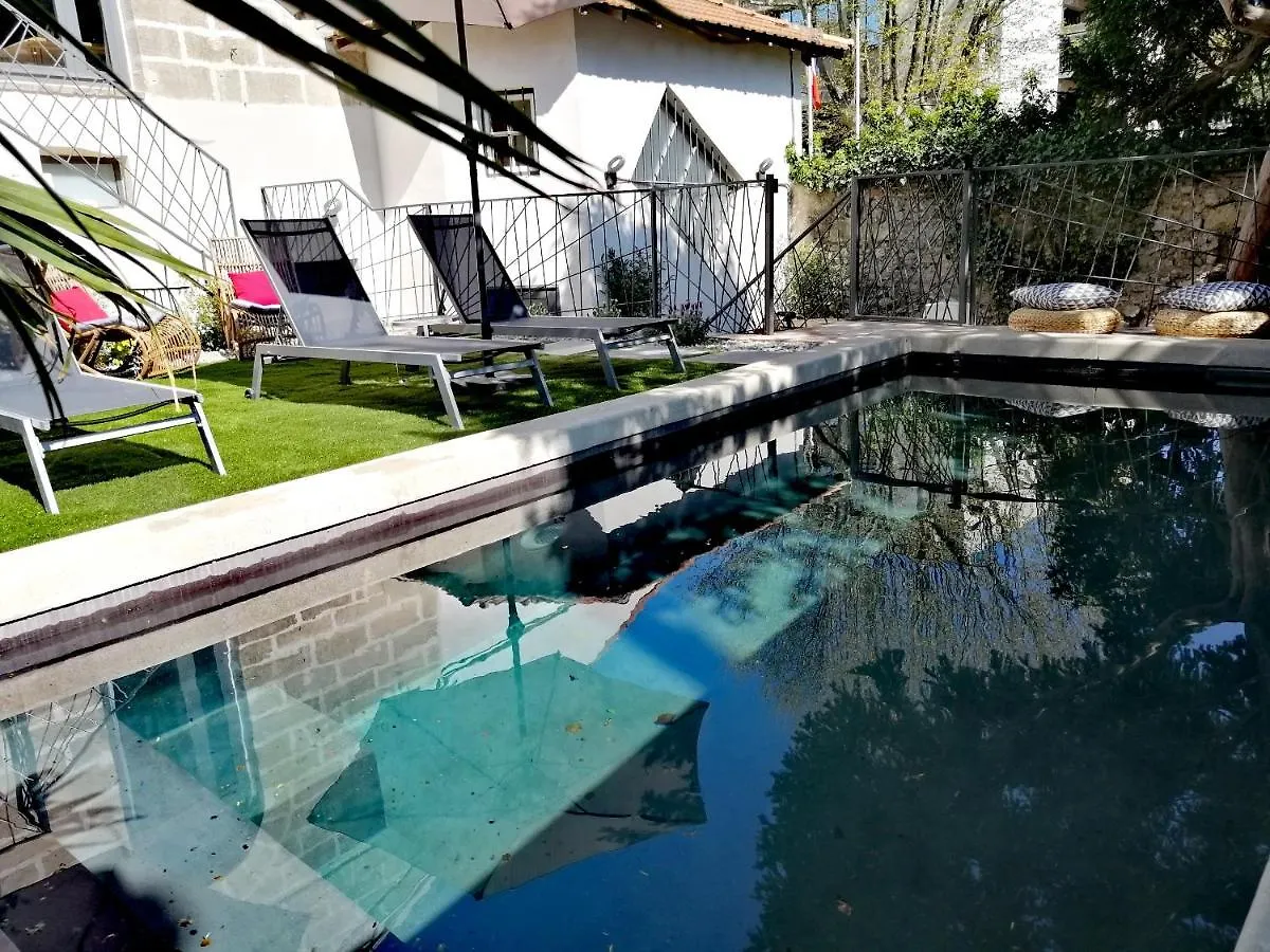 La Maison Grivolas Appartements Et Maison D'Hotes Avignon