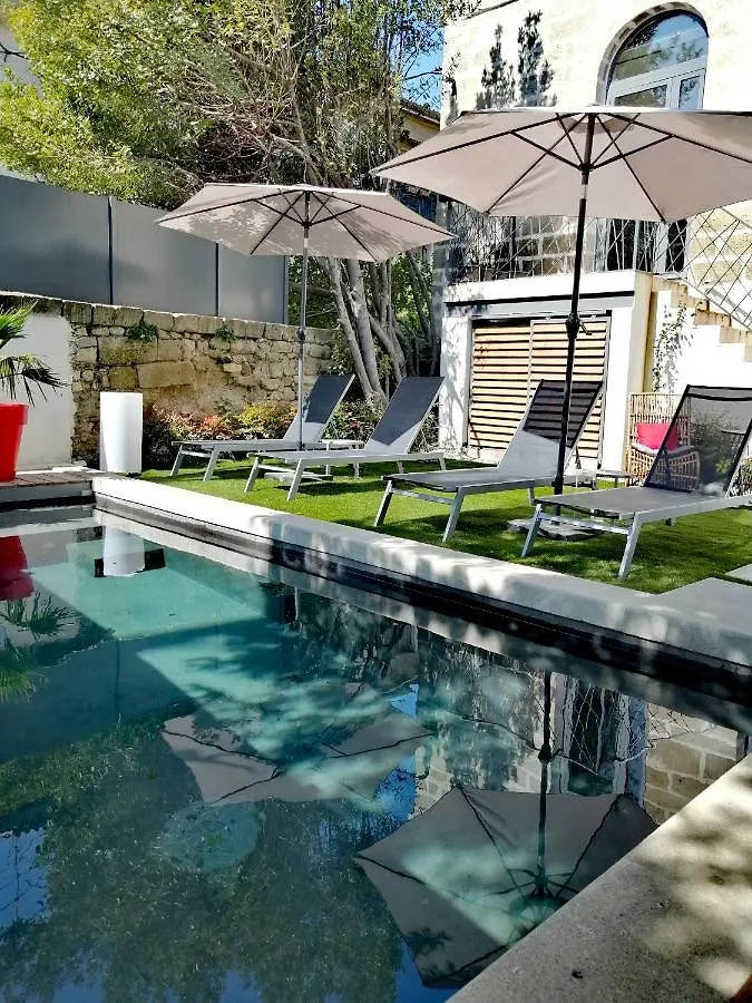 Guest house La Maison Grivolas Appartements Et Maison D'Hotes Avignon