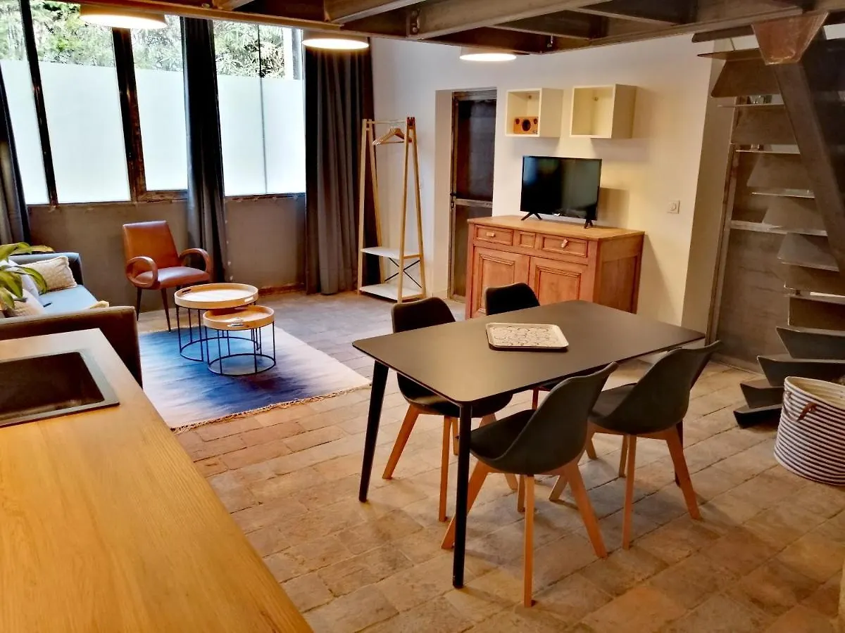 La Maison Grivolas Appartements Et Maison D'Hotes Avignon 4*,