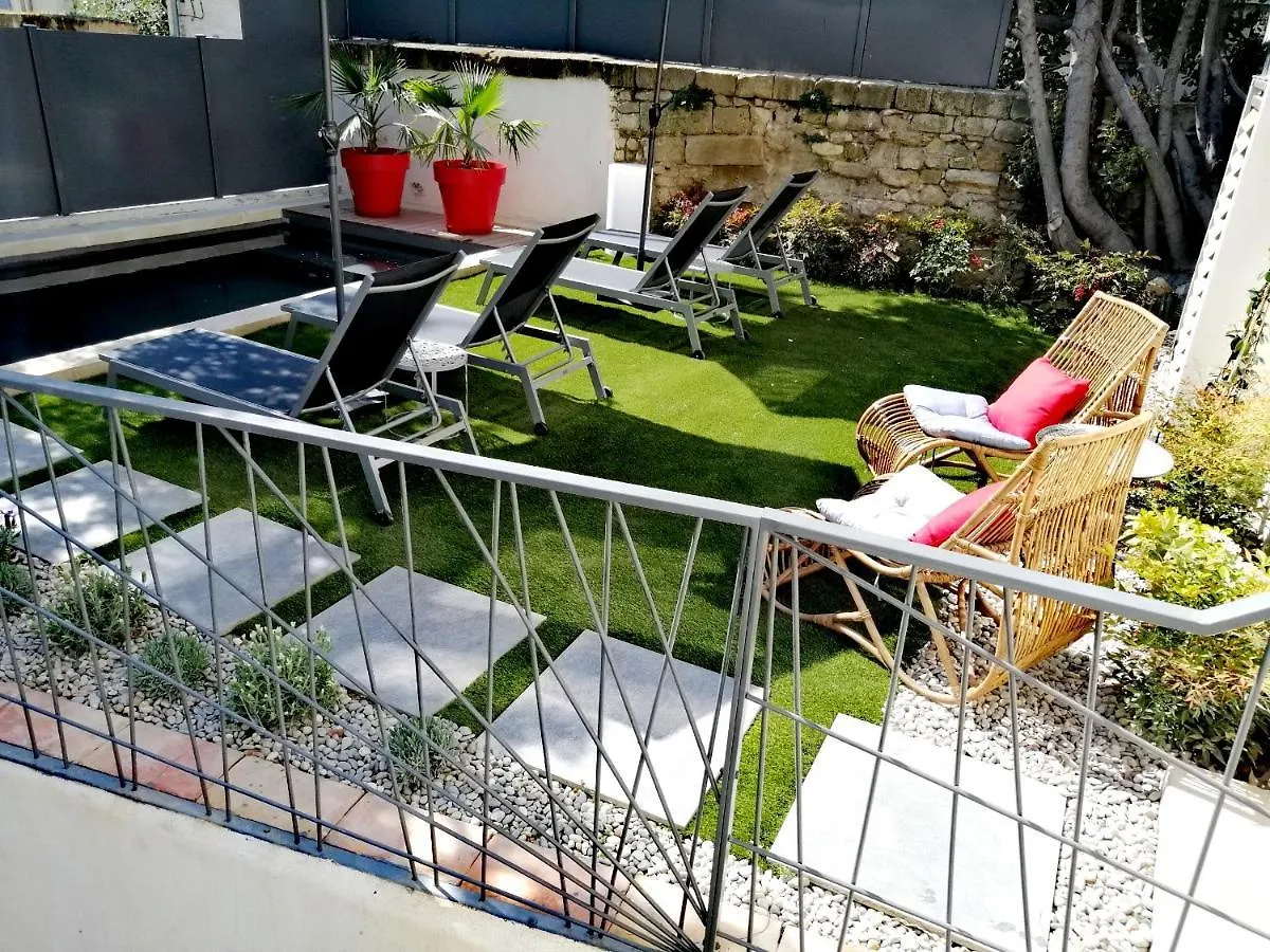 La Maison Grivolas Appartements Et Maison D'Hotes Avignon Guest house