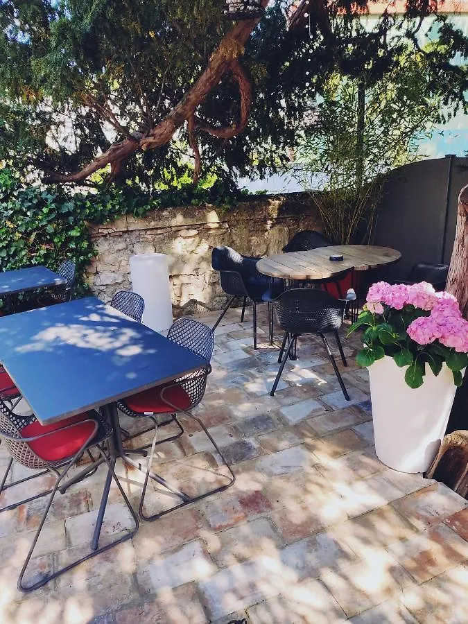 Guest house La Maison Grivolas Appartements Et Maison D'Hotes Avignon